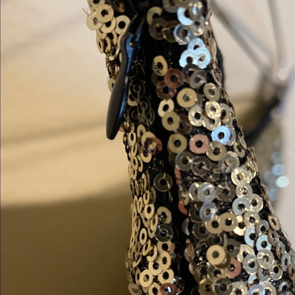 XL Ampersand & Avenue Gold Sequin Skirt - Picture 3 of 5